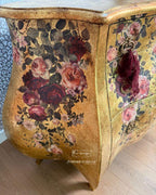 Decor Transfers® - Scarlet Embrace - Image 9