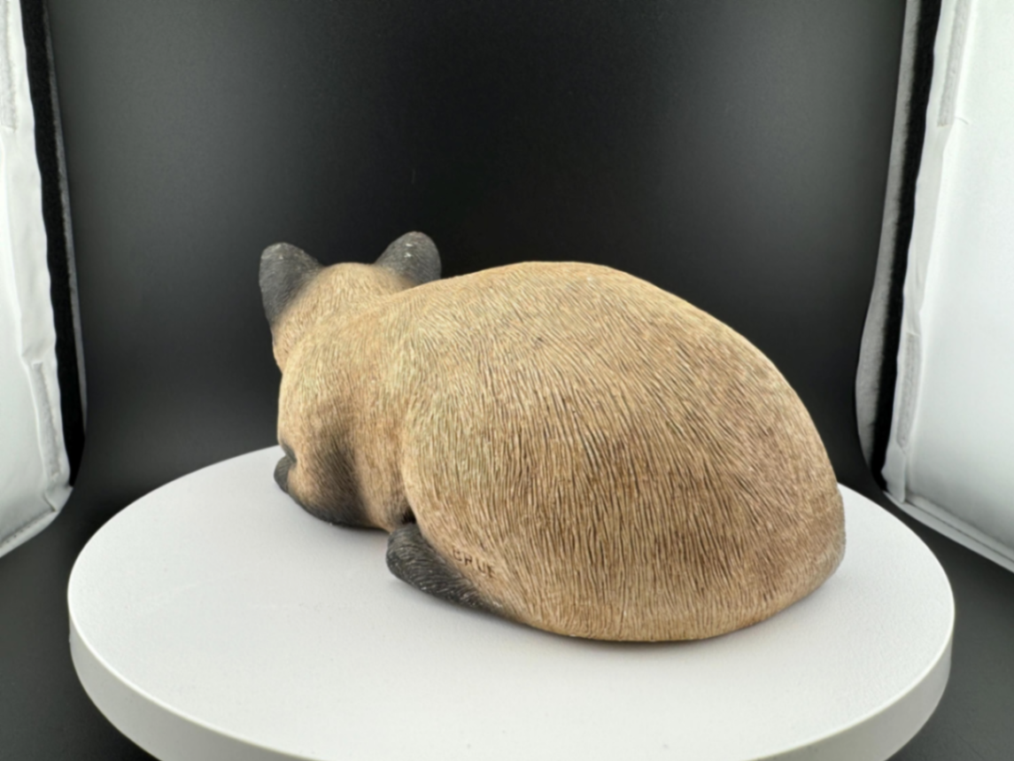 Vintage 1982 Sandcast Siamese Cat Figurine