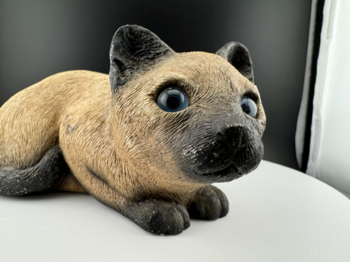 Vintage 1982 Sandcast Siamese Cat Figurine