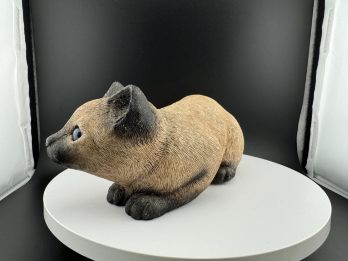 Vintage 1982 Sandcast Siamese Cat Figurine
