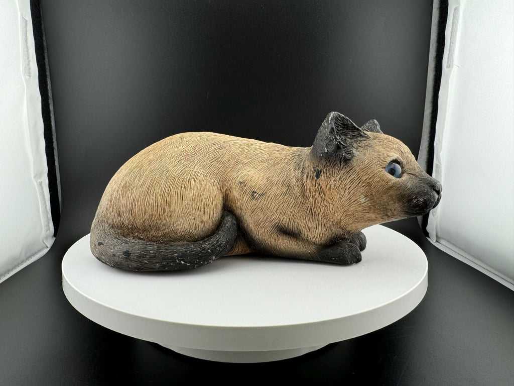 Vintage 1982 Sandcast Siamese Cat Figurine