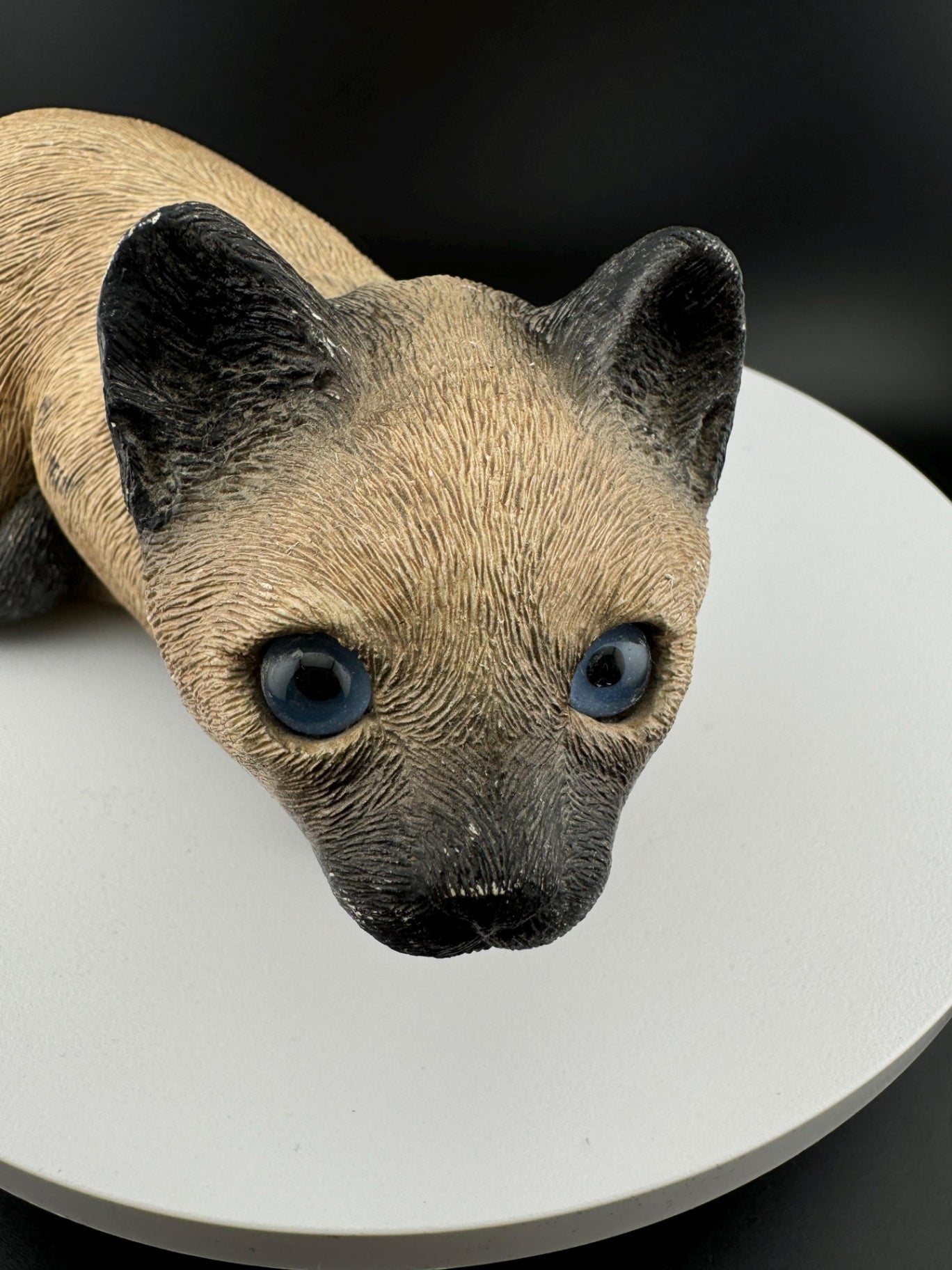 Vintage 1982 Sandcast Siamese Cat Figurine