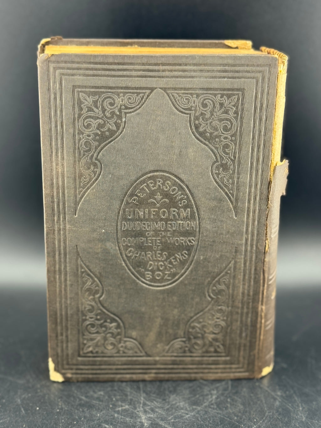 Charles Dickens "Oliver Twist - Complete" - The Peterson's Duodecimo Edition