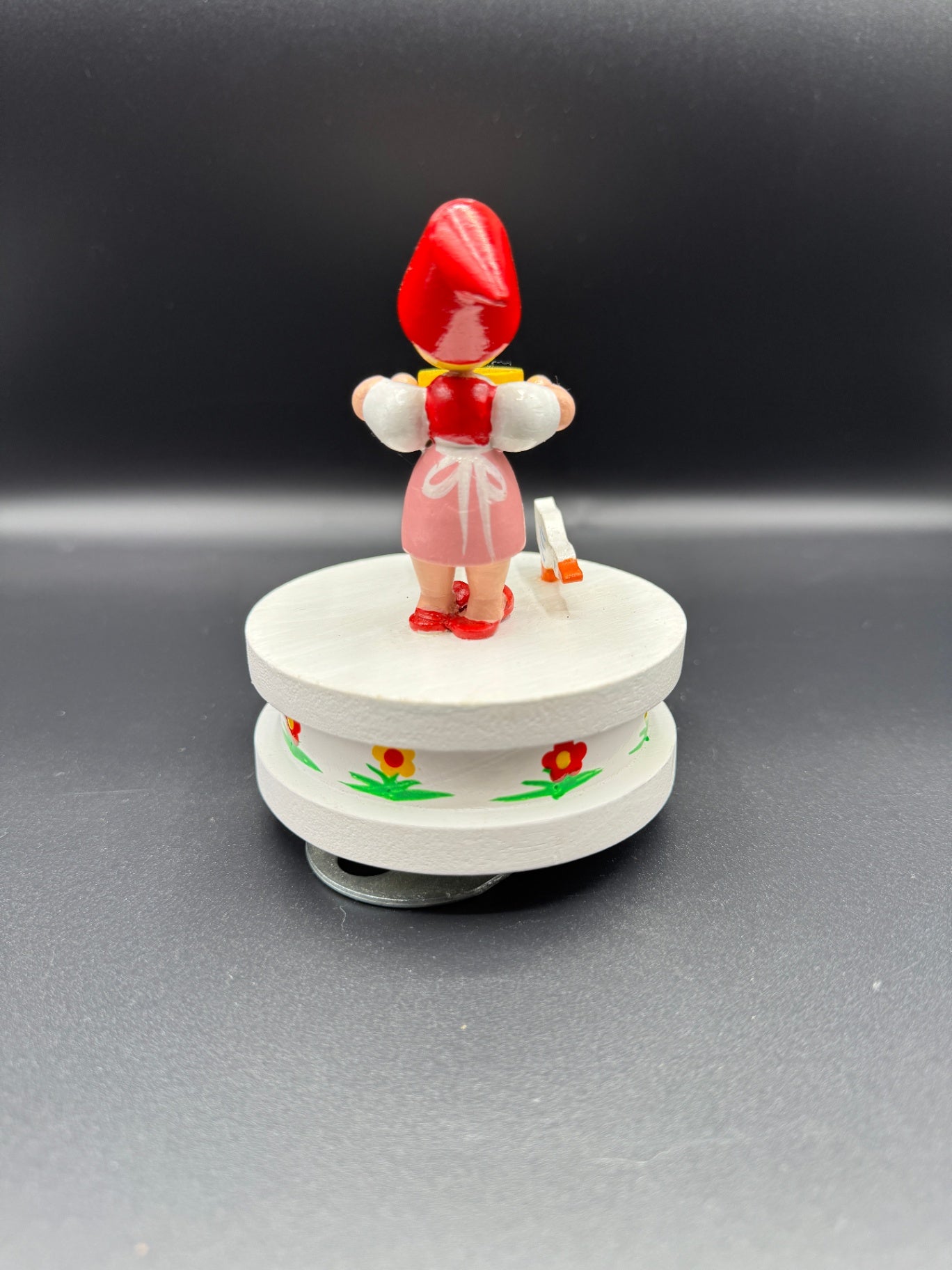 Girl w/Geese Folk Music Box