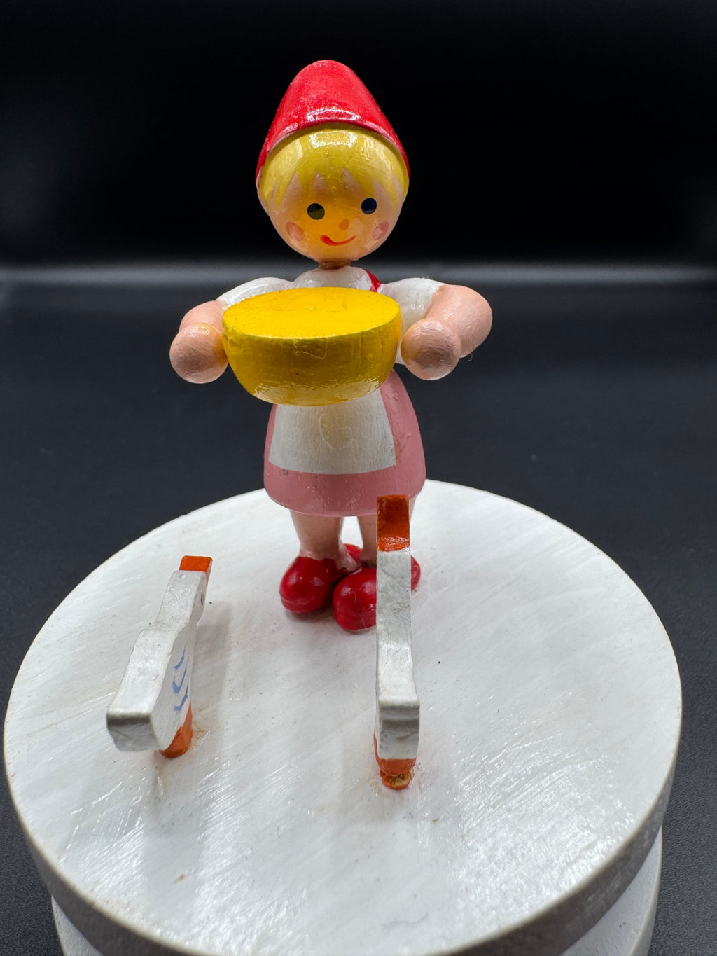 Girl w/Geese Folk Music Box
