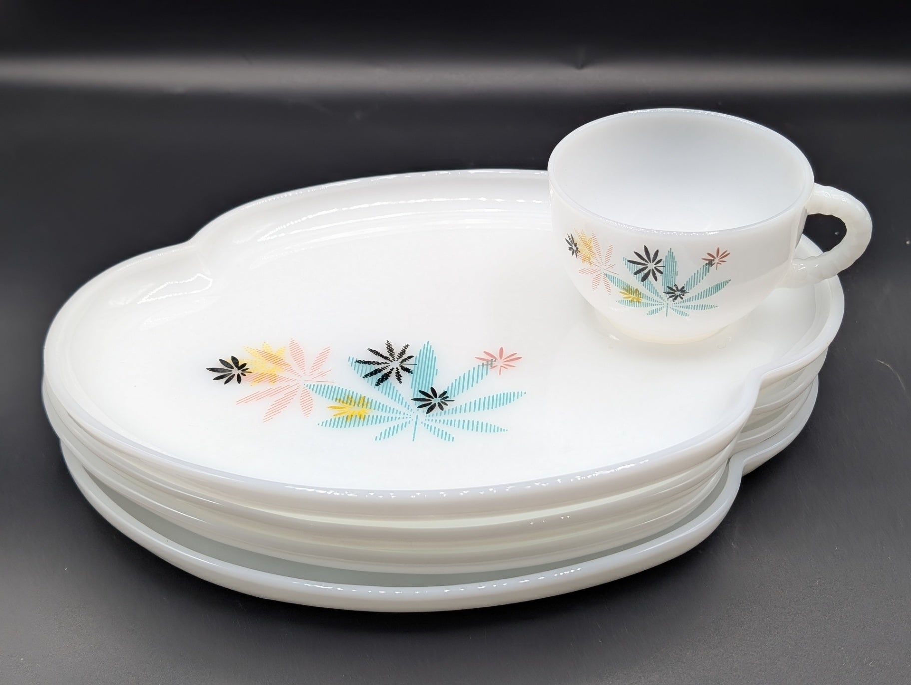 Atomic Flower Snack Plate & Cup Set