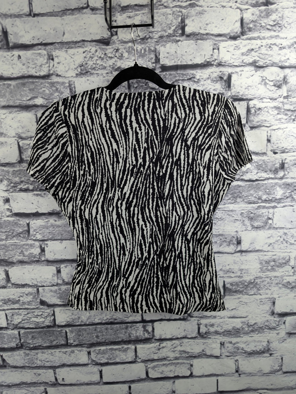 Joneswear Black & White Top