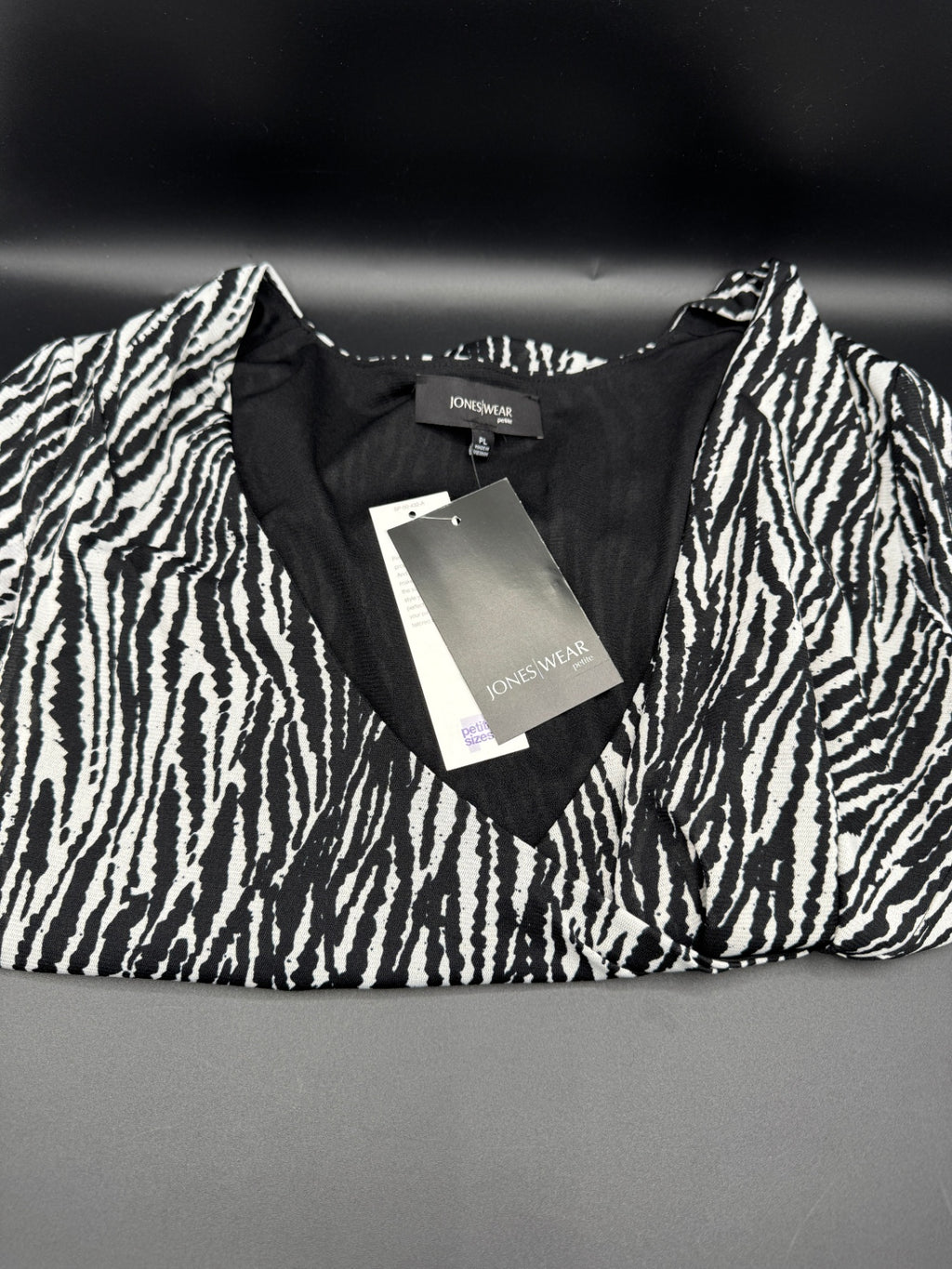 Joneswear Black & White Top