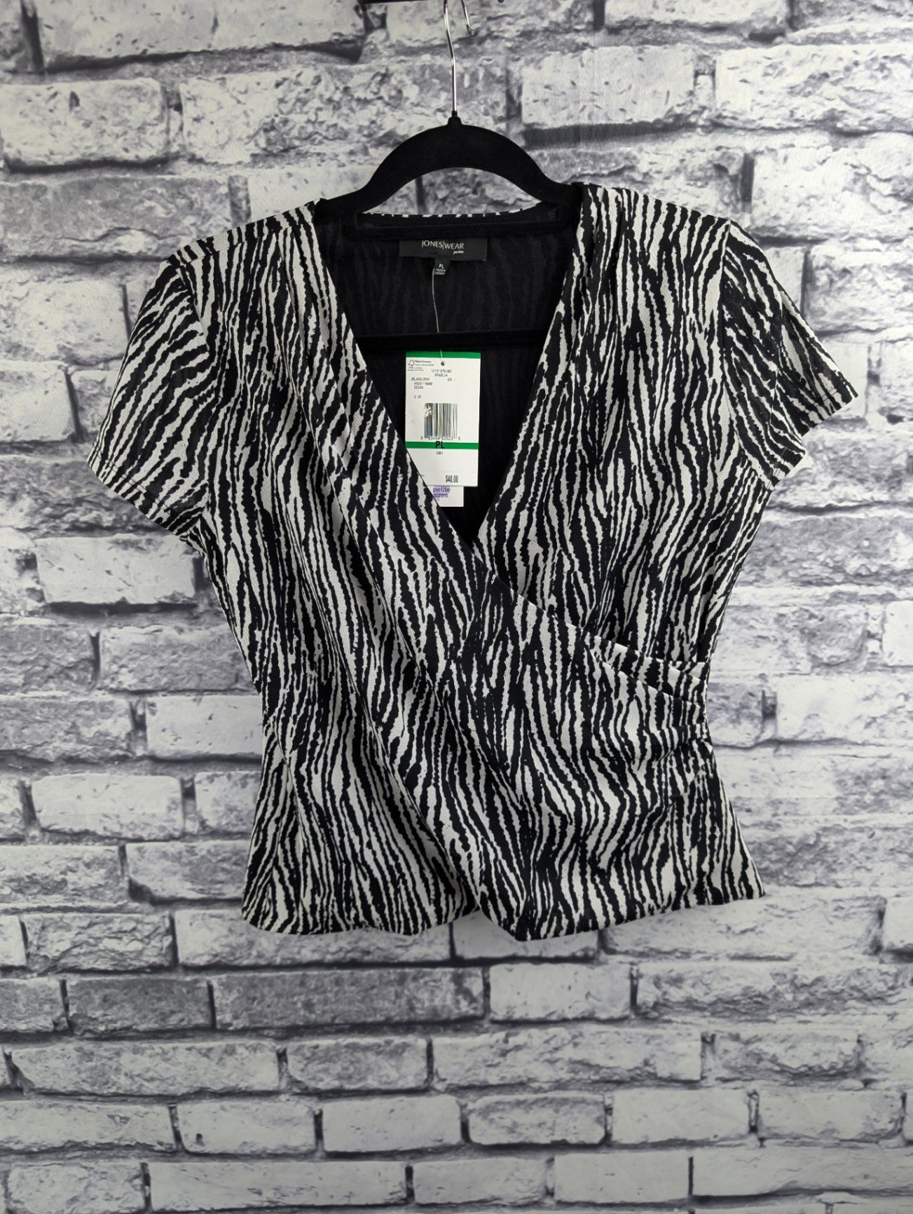 Joneswear Black & White Top