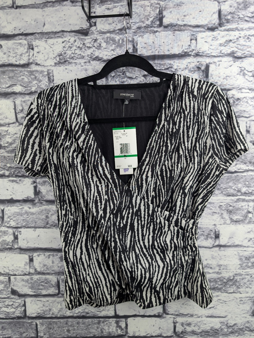 Joneswear Black & White Top