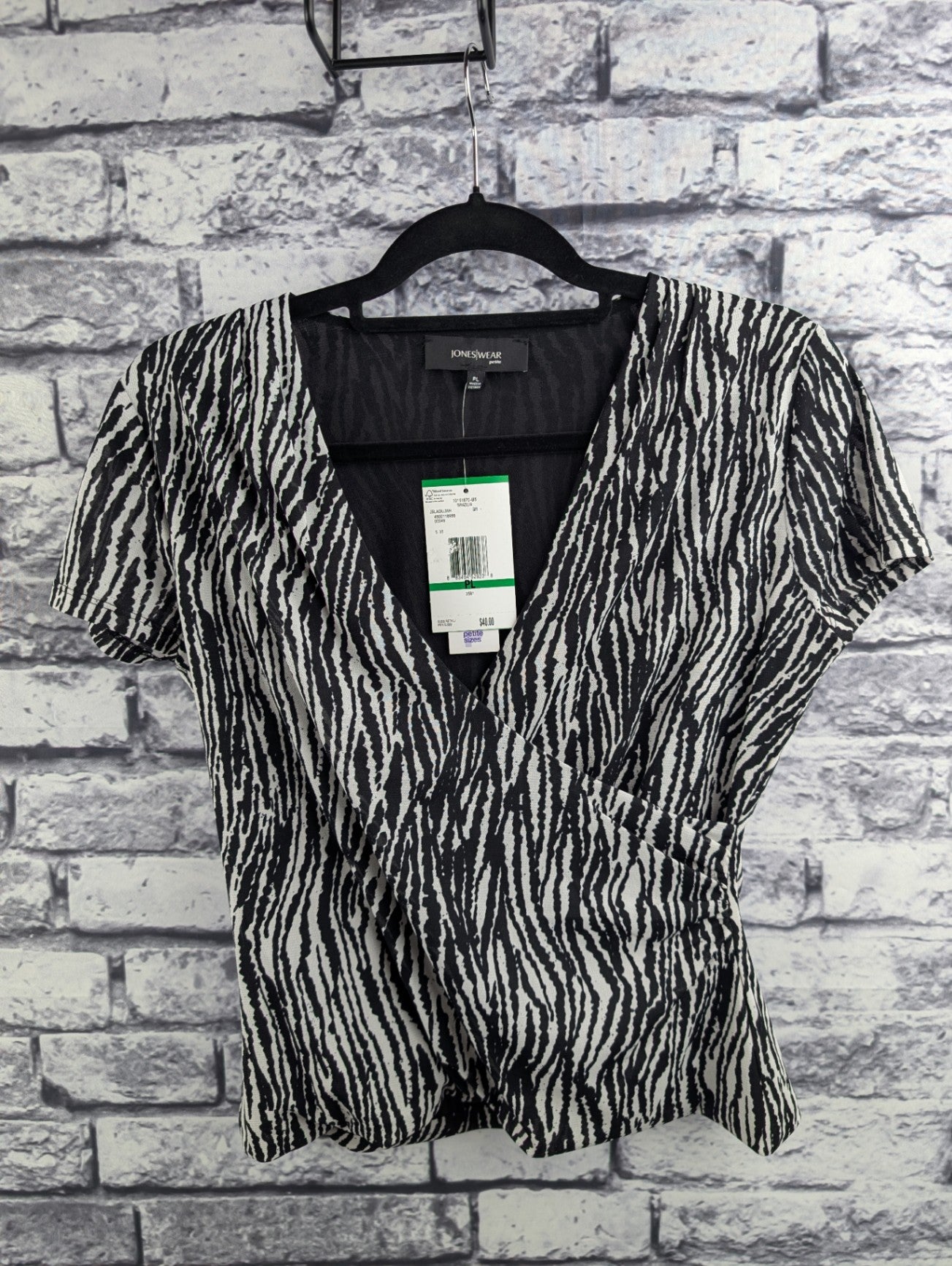 Joneswear Black & White Top