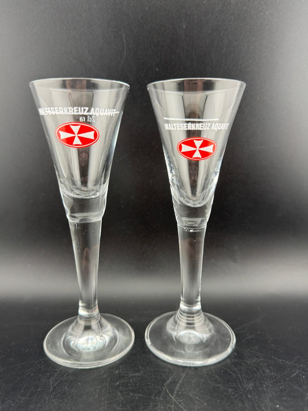 Malteser Kreuz glass champagne flutes