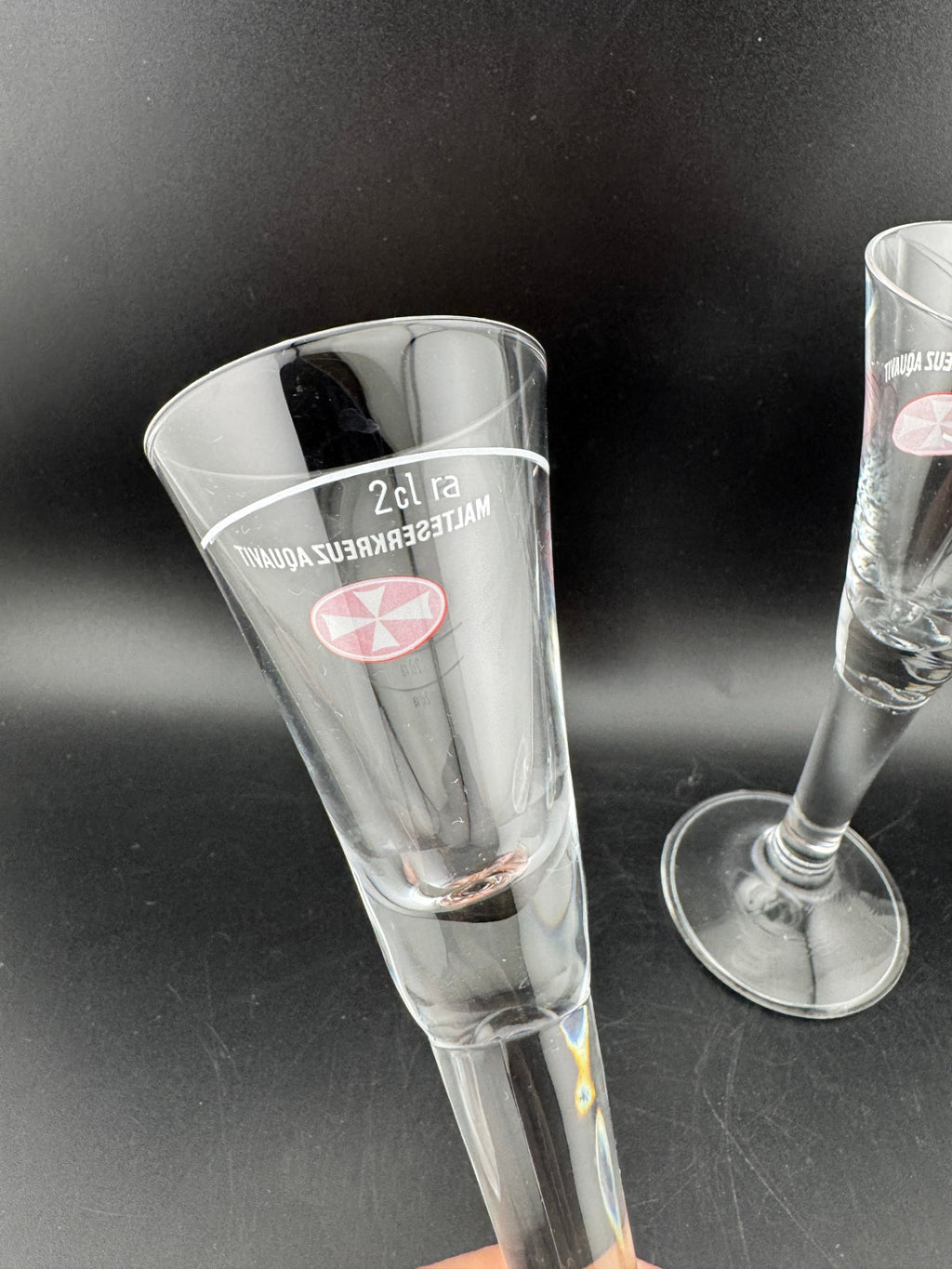 Malteser Kreuz glass champagne flutes