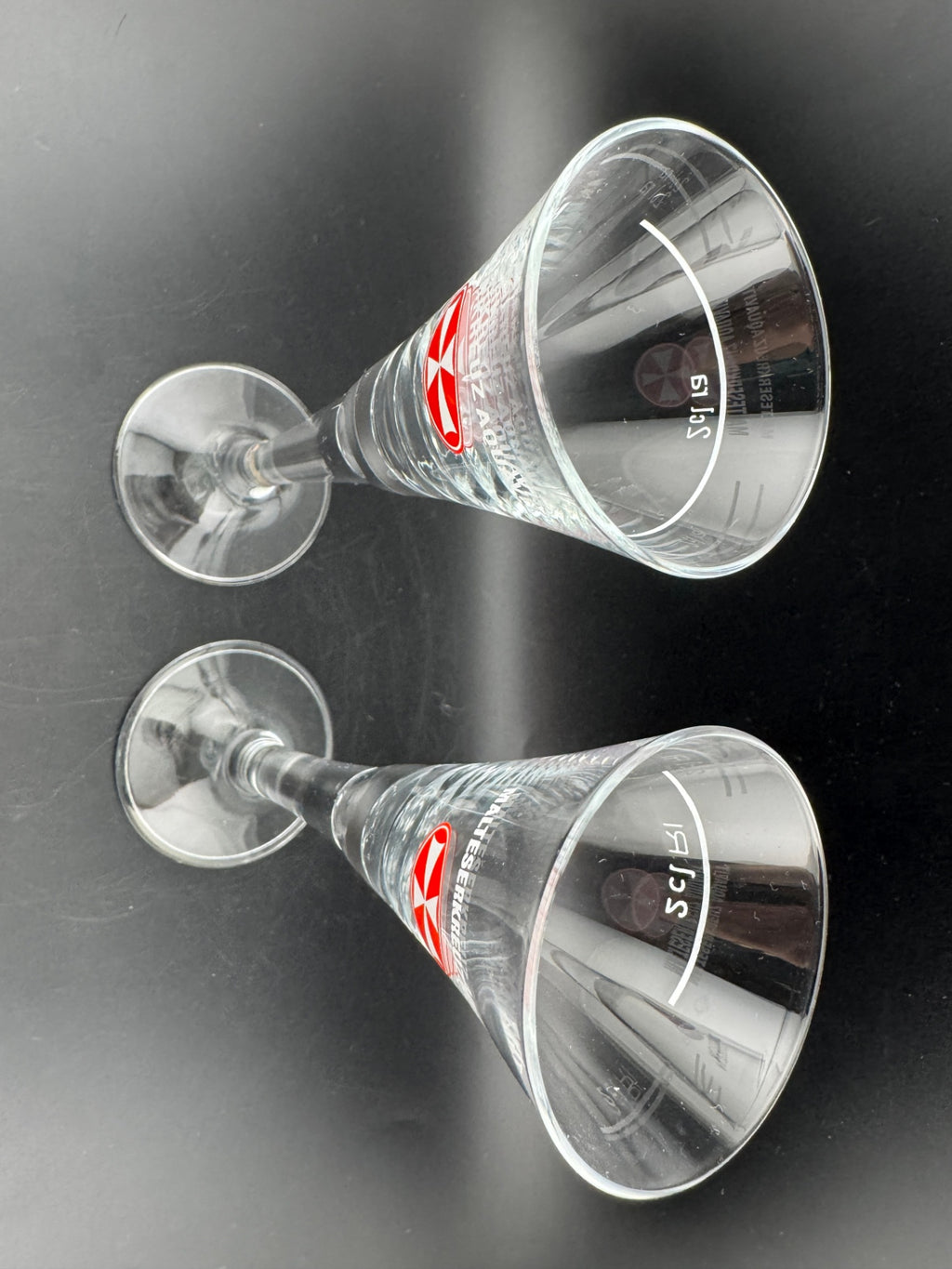 Malteser Kreuz glass champagne flutes