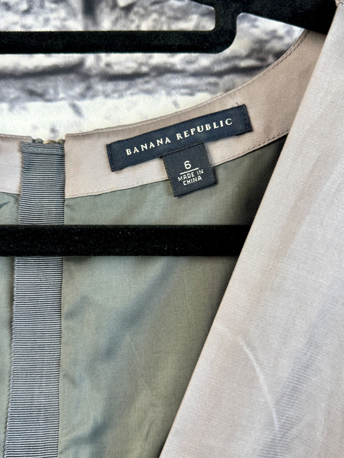 Banana Republic 2-Tone Dress - Image 4