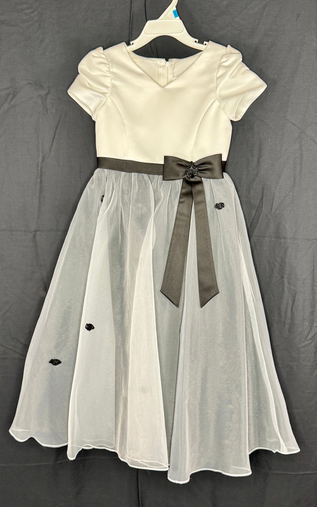 David's Bridal Blk/White Flower Girl Dress - Image 1