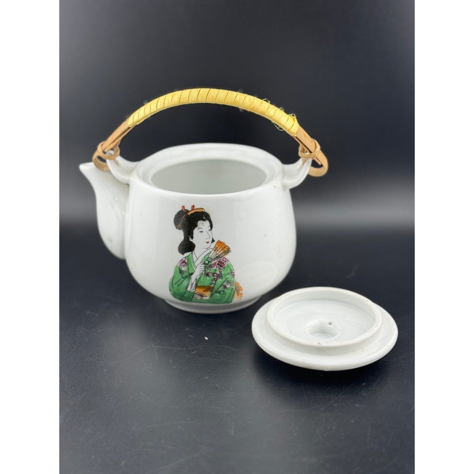 Geisha Tea Set - Teapot with Four Cups