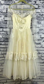 VTG 1950's Wedding Dress - Image 1