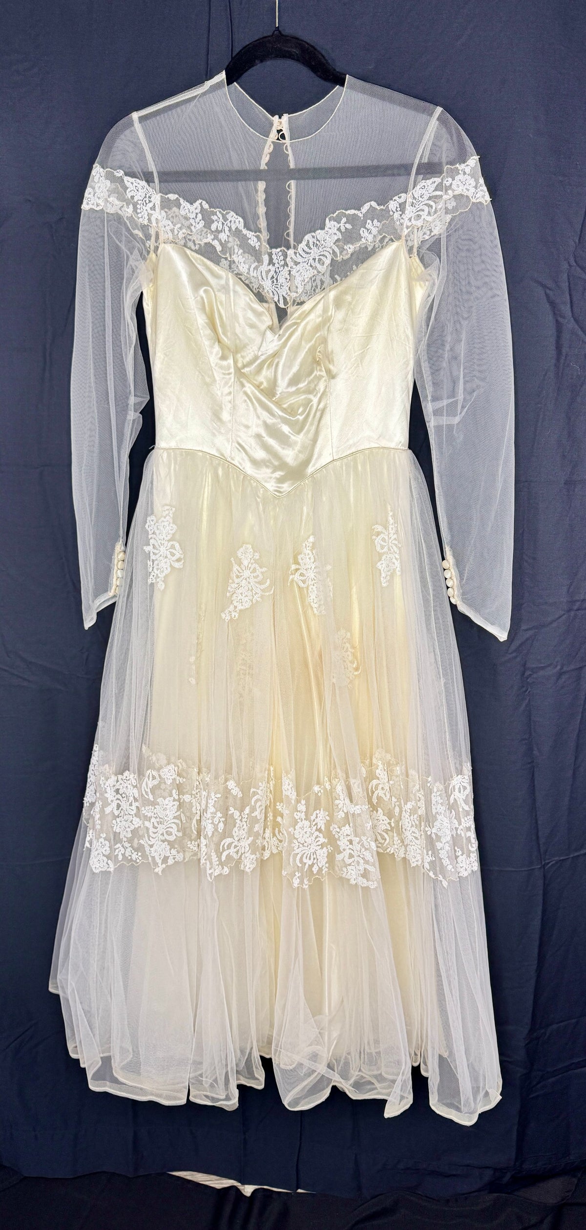 VTG 1950's Wedding Dress - Image 1