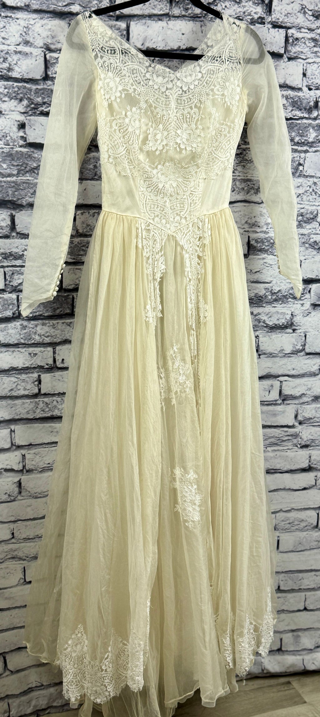 VTG 1950's Wedding Dress - Image 2