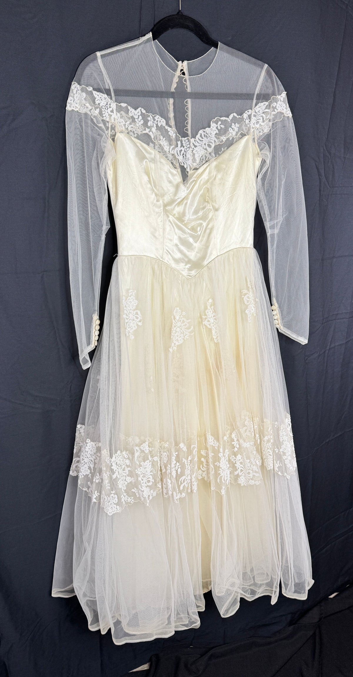 VTG 1950's Wedding Dress - Image 3
