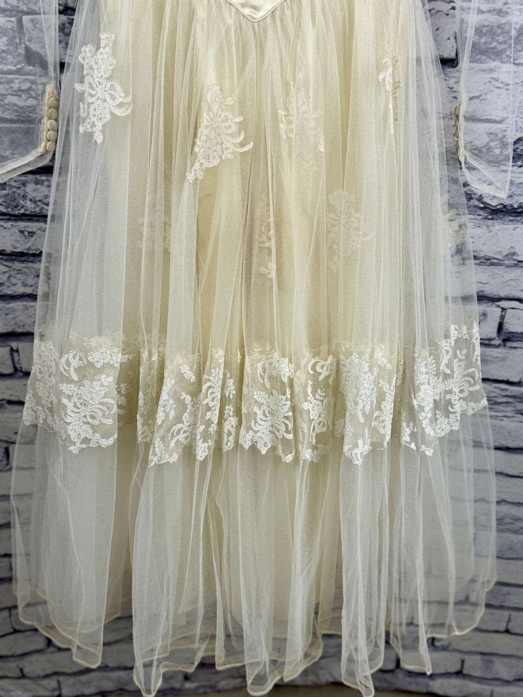 VTG 1950's Wedding Dress - Image 4