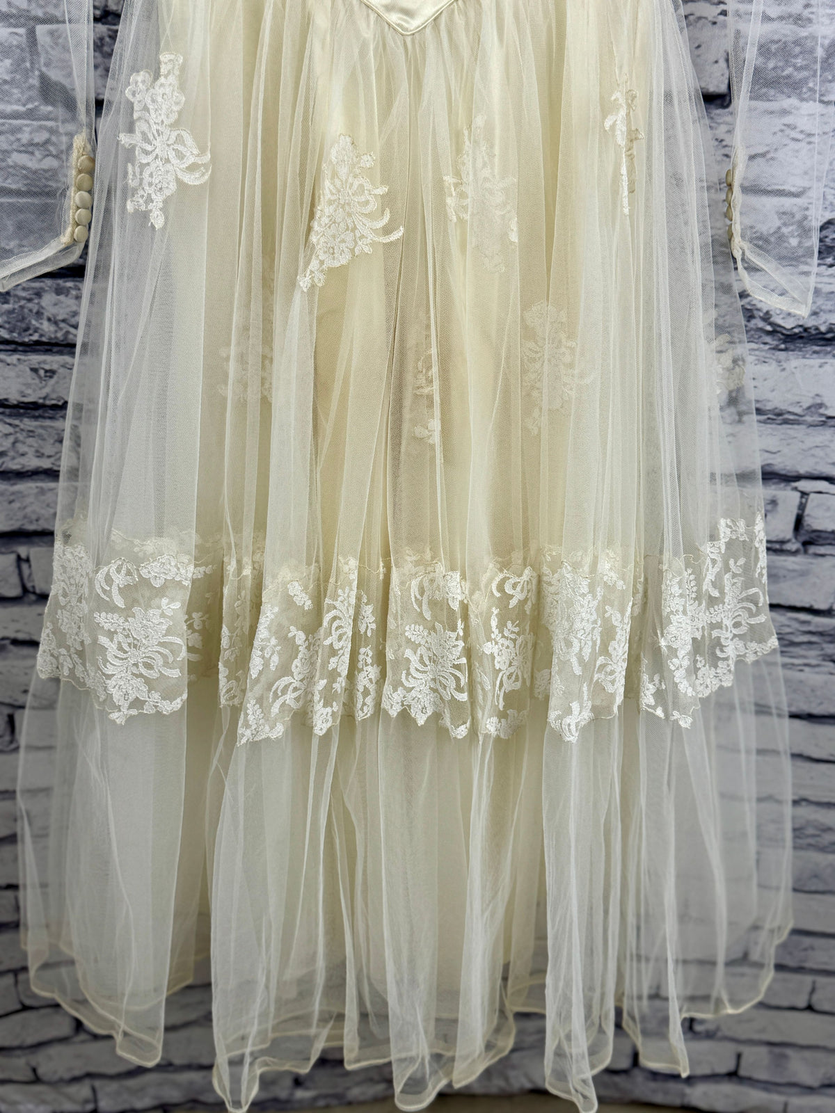 VTG 1950's Wedding Dress - Image 4