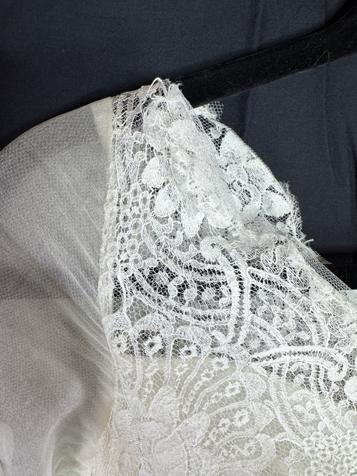 VTG 1950's Wedding Dress - Image 4