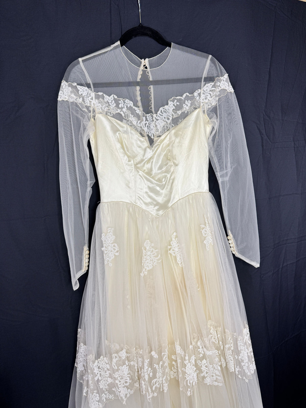 VTG 1950's Wedding Dress - Image 4