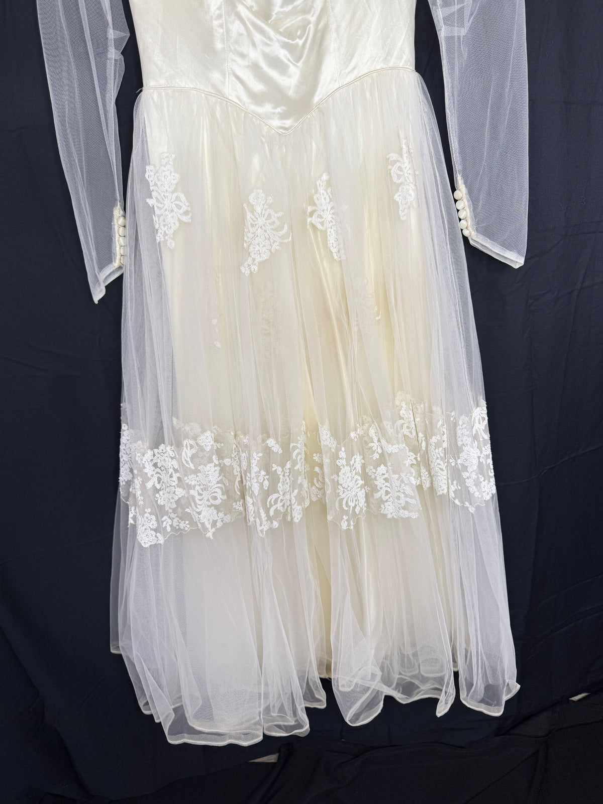 VTG 1950's Wedding Dress - Image 5