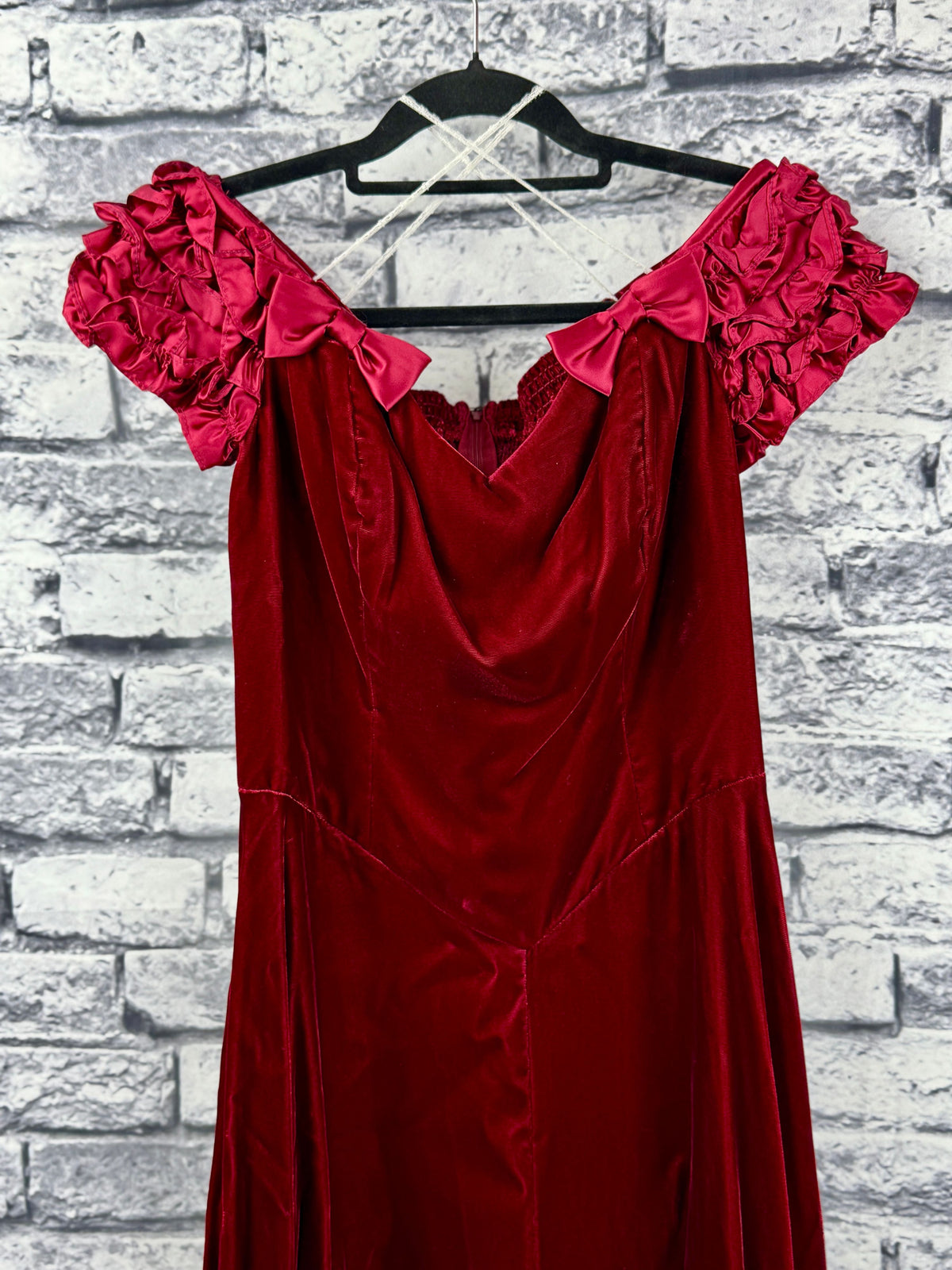 VTG Burgundy Velvet Dress - Image 3